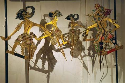  「The Wayang’s Whisper」: 20世紀インドネシアの影絵人形劇に秘められた知恵と希望！