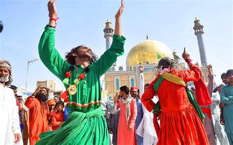  「ワイルド・ローズの踊り子」: 愛と犠牲を歌い継ぐパキスタンの民話